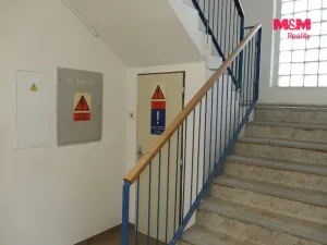 Pronájem kanceláře, Králův Dvůr, V Lukách, 200 m2