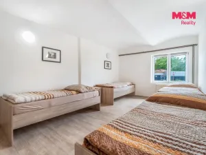 Prodej činžovního domu, Černčice, Husova, 732 m2