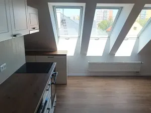 Pronájem bytu 3+kk, Praha - Kobylisy, Klíčanská, 93 m2
