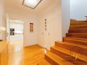 Prodej rodinného domu, Liteň, Karlštejnská, 237 m2