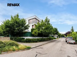 Pronájem bytu 3+kk, Zbuzany, Lomená, 72 m2