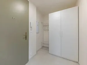 Pronájem bytu 1+kk, Praha - Bubeneč, Veletržní, 30 m2