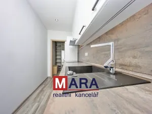 Pronájem bytu 2+1, Olomouc, Sienkiewiczova, 52 m2