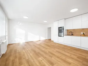 Prodej bytu 3+kk, Praha - Střížkov, Žandovská, 74 m2