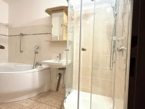 Pronájem bytu 2+1, Krnov, 60 m2