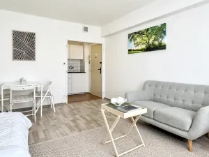 Prodej bytu 1+kk, Praha - Vokovice, Evropská, 22 m2