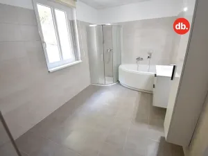 Pronájem bytu 3+kk, Karlovy Vary, Táborská, 80 m2