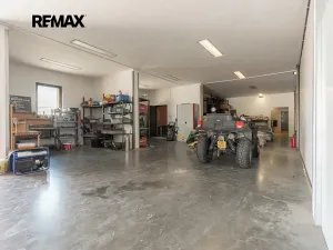 Prodej vily, Králův Dvůr, Pod Lesem, 708 m2