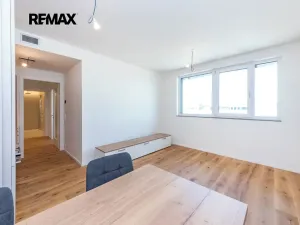 Prodej bytu 2+kk, Praha - Radlice, U Komína, 41 m2