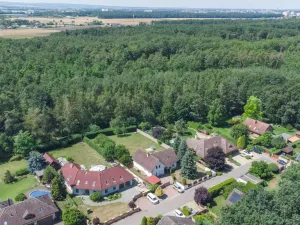 Prodej rodinného domu, Sezemice - Veská, 400 m2