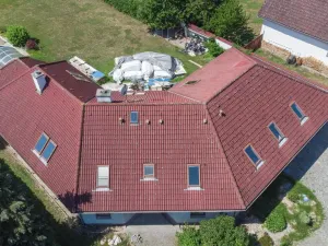 Prodej rodinného domu, Sezemice - Veská, 400 m2