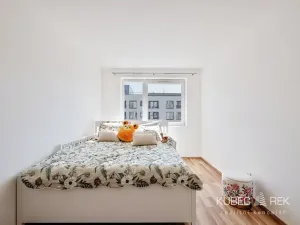 Pronájem bytu 3+kk, Praha - Uhříněves, Oty Bubeníčka, 86 m2
