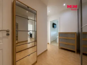 Pronájem bytu 2+kk, Praha - Prosek, Vysočanská, 37 m2