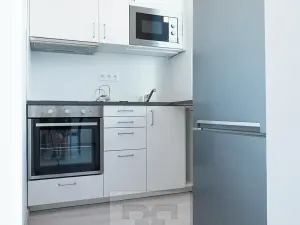 Pronájem bytu 1+kk, Praha - Modřany, Angelovova, 31 m2