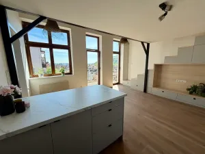 Prodej atypického bytu, Praha - Košíře, Holečkova, 52 m2