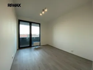 Pronájem bytu 2+kk, Praha - Modřany, Komořanská, 53 m2
