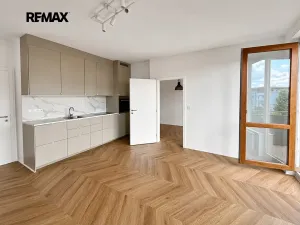 Pronájem bytu 2+kk, Praha - Čakovice, Bermanova, 55 m2