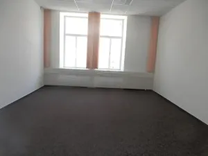 Pronájem kanceláře, Hradec Králové, Československé armády, 31 m2