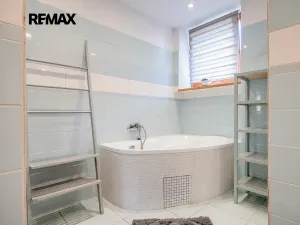 Prodej vily, Praha - Dejvice, U dejvického rybníčku, 400 m2