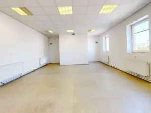 Pronájem kanceláře, Hradec Králové, Akademika Bedrny, 470 m2