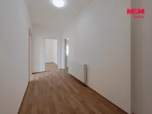 Pronájem rodinného domu, Vrátno, 302 m2