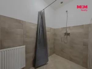 Pronájem rodinného domu, Vrátno, 302 m2
