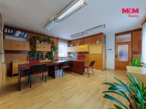 Prodej výrobních prostor, Karlovy Vary - Stará Role, Nádražní, 900 m2