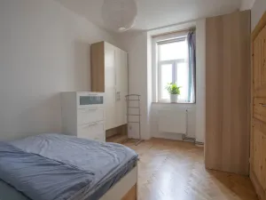 Prodej bytu 2+kk, Praha - Holešovice, U Uranie, 40 m2