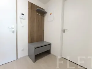 Pronájem bytu 1+kk, Praha - Holešovice, V háji, 38 m2