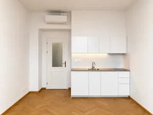 Pronájem bytu 1+kk, Praha - Vinohrady, 27 m2