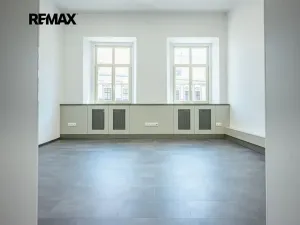 Pronájem kanceláře, Brno, Zelný trh, 102 m2