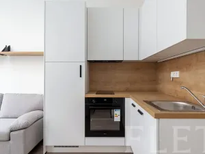 Pronájem bytu 2+kk, Praha - Smíchov, Plzeňská, 26 m2