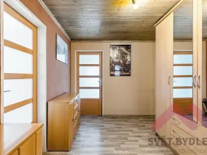Prodej rodinného domu, Nupaky, K Parku, 160 m2