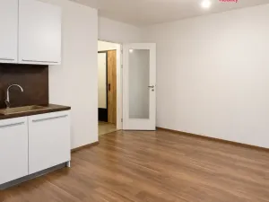Pronájem bytu 1+kk, Pardubice - Zelené Předměstí, Bratranců Veverkových, 33 m2