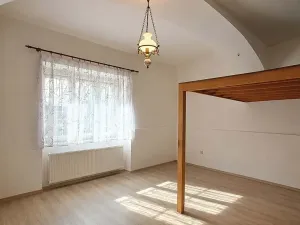 Pronájem bytu 1+1, Praha - Malá Strana, Říční, 47 m2