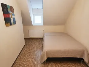 Prodej bytu 3+1, Karlovy Vary, Vřídelní, 74 m2