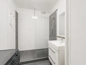 Prodej bytu 3+kk, Praha - Kobylisy, Třeboradická, 68 m2