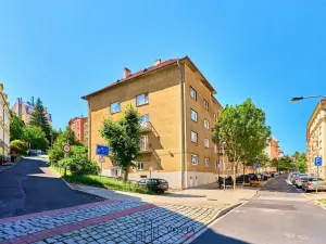 Prodej bytu 2+1, Karlovy Vary, Zbrojnická, 61 m2