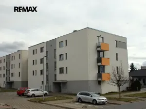 Pronájem bytu 1+kk, Velký Osek, U hřiště, 33 m2