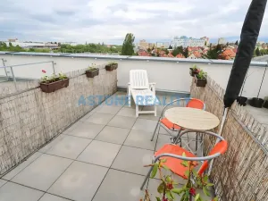 Pronájem bytu 1+kk, Praha - Hostivař, Hornoměcholupská, 30 m2