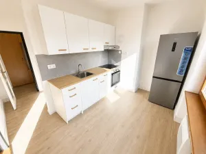 Prodej bytu 3+1, Průhonice, Školní, 60 m2