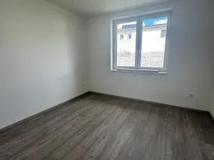 Pronájem bytu 4+kk, Plaňany, Náměstí, 81 m2