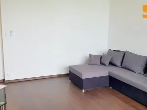 Pronájem bytu 3+1, Praha - Petrovice, Rezlerova, 73 m2