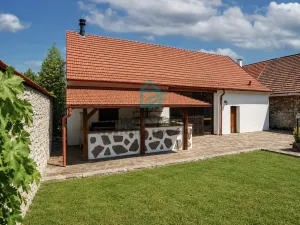 Prodej chaty, České Budějovice - České Budějovice 7, nám. Bratří Čapků, 450 m2