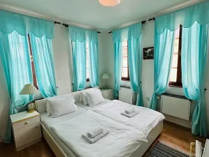 Pronájem apartmánu, Karlovy Vary, Zámecký vrch, 200 m2
