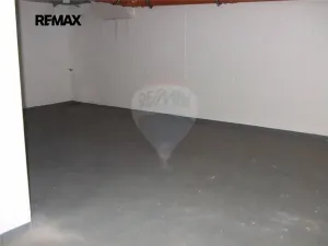 Pronájem skladu, Praha - Smíchov, Randova, 32 m2