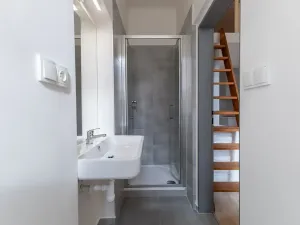 Pronájem bytu 1+kk, Praha - Holešovice, Na Maninách, 27 m2