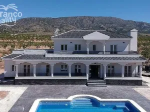 Prodej rodinného domu, Pinoso, Alicante, Španělsko, 245 m2