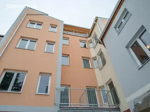 Pronájem bytu 1+kk, Praha - Hlubočepy, Na Zlíchově, 18 m2