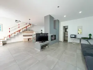 Prodej vily, Viareggio, Itálie, Via Virgilio, 95 m2